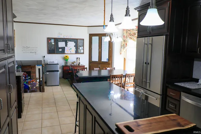 $610,000 | 4627 South 50 East, Huntingburg, IN 47542