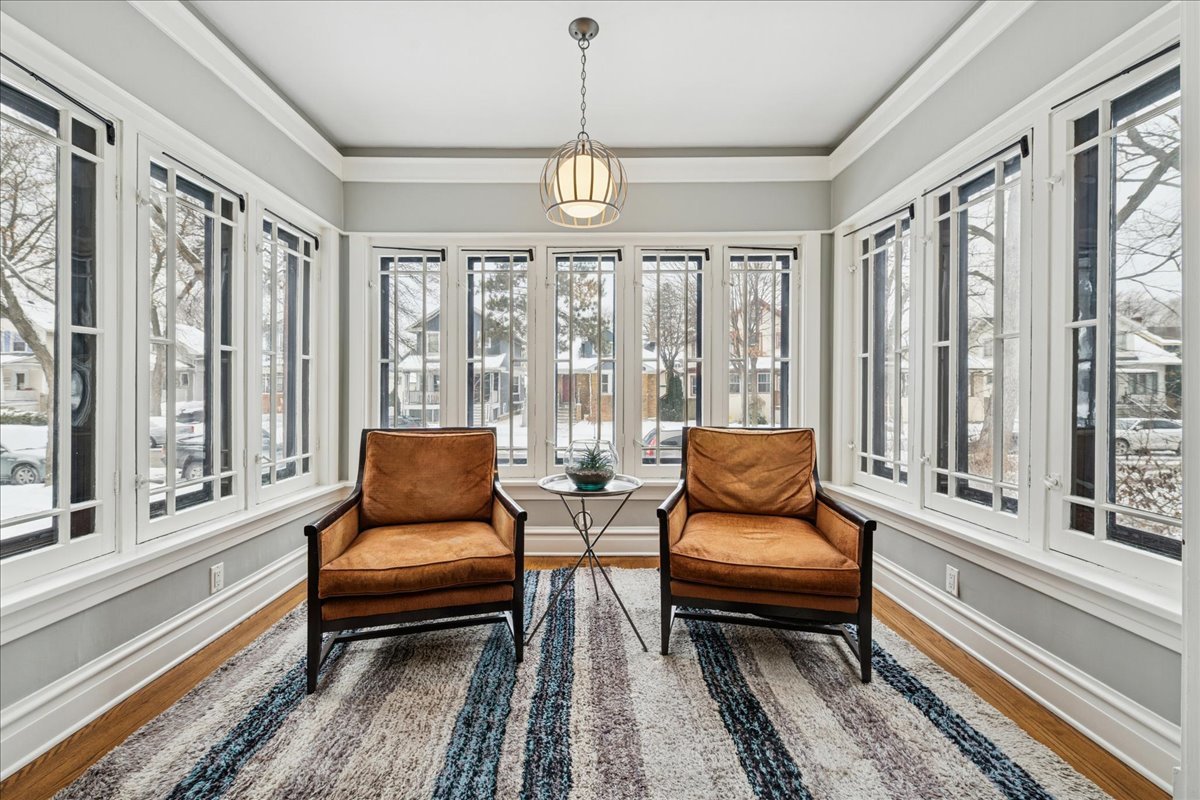 3821 North Hamlin Avenue Chicago, IL 60618 - Photo 11 of 41