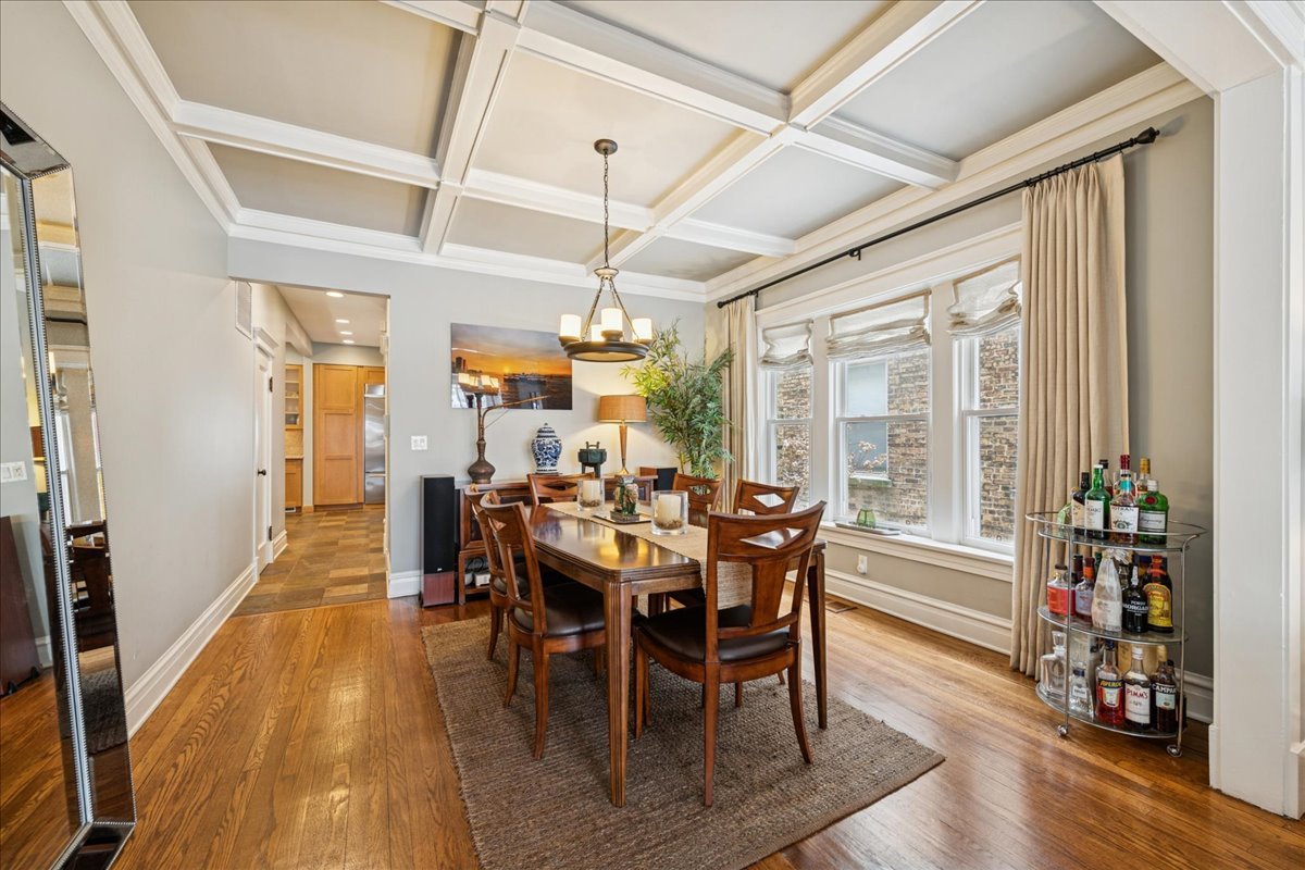 3821 North Hamlin Avenue Chicago, IL 60618 - Photo 12 of 41