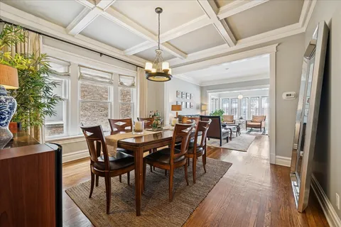 $1,200,000 | 3821 North Hamlin Avenue, Chicago, IL 60618