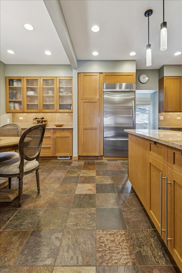 3821 North Hamlin Avenue Chicago, IL 60618 - Photo 14 of 41