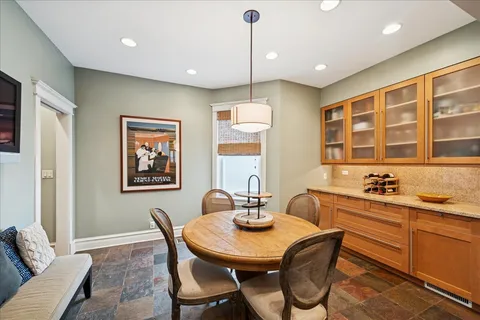 $1,200,000 | 3821 North Hamlin Avenue, Chicago, IL 60618