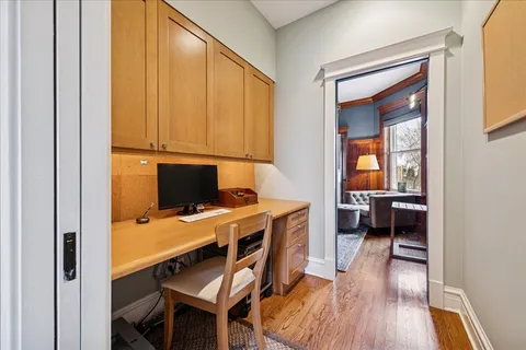 $1,200,000 | 3821 North Hamlin Avenue, Chicago, IL 60618