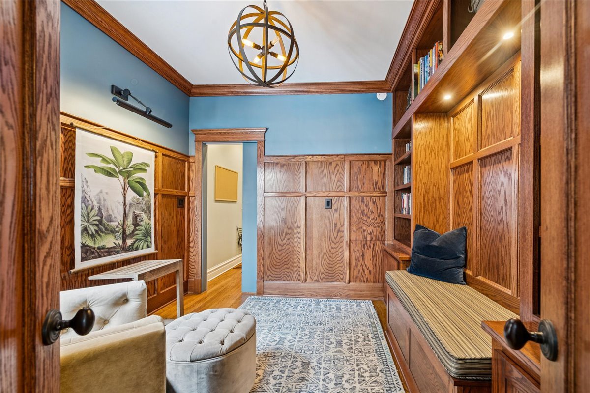 3821 North Hamlin Avenue Chicago, IL 60618 - Photo 22 of 41