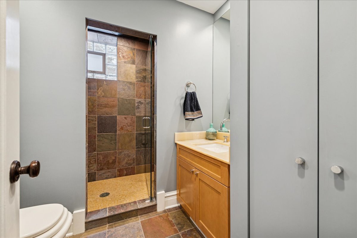 3821 North Hamlin Avenue Chicago, IL 60618 - Photo 23 of 41