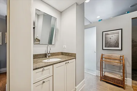 $1,200,000 | 3821 North Hamlin Avenue, Chicago, IL 60618