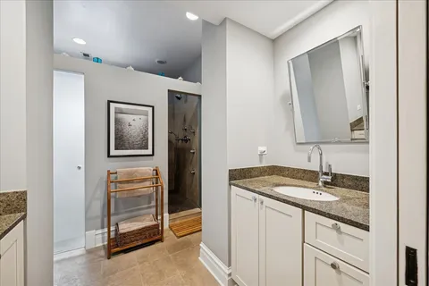 $1,200,000 | 3821 North Hamlin Avenue, Chicago, IL 60618