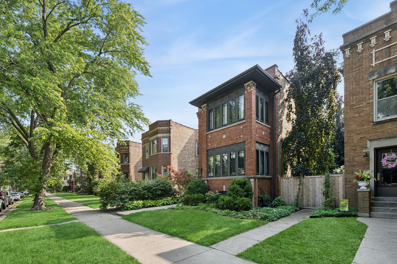 3821 North Hamlin Avenue Chicago, IL 60618 - Photo 3 of 41