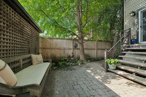 $1,200,000 | 3821 North Hamlin Avenue, Chicago, IL 60618