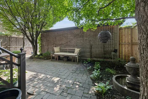 $1,200,000 | 3821 North Hamlin Avenue, Chicago, IL 60618