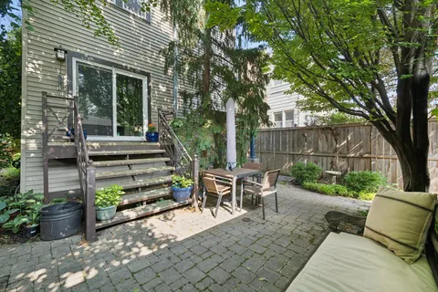 $1,200,000 | 3821 North Hamlin Avenue, Chicago, IL 60618