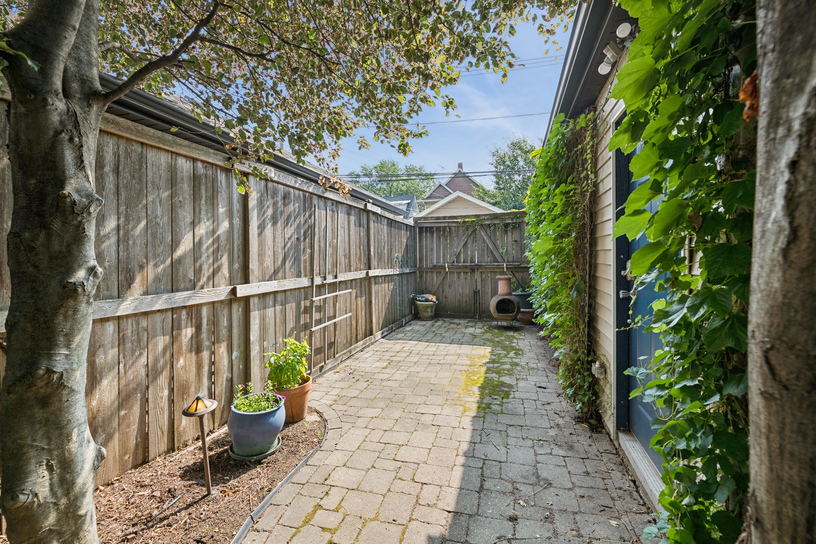 3821 North Hamlin Avenue Chicago, IL 60618 - Photo 41 of 41