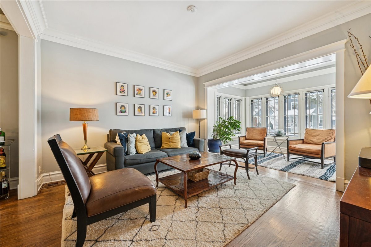 3821 North Hamlin Avenue Chicago, IL 60618 - Photo 6 of 41