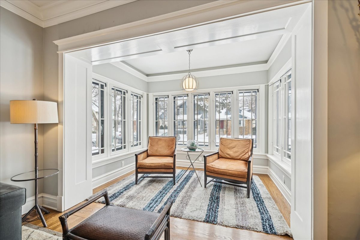 3821 North Hamlin Avenue Chicago, IL 60618 - Photo 10 of 41