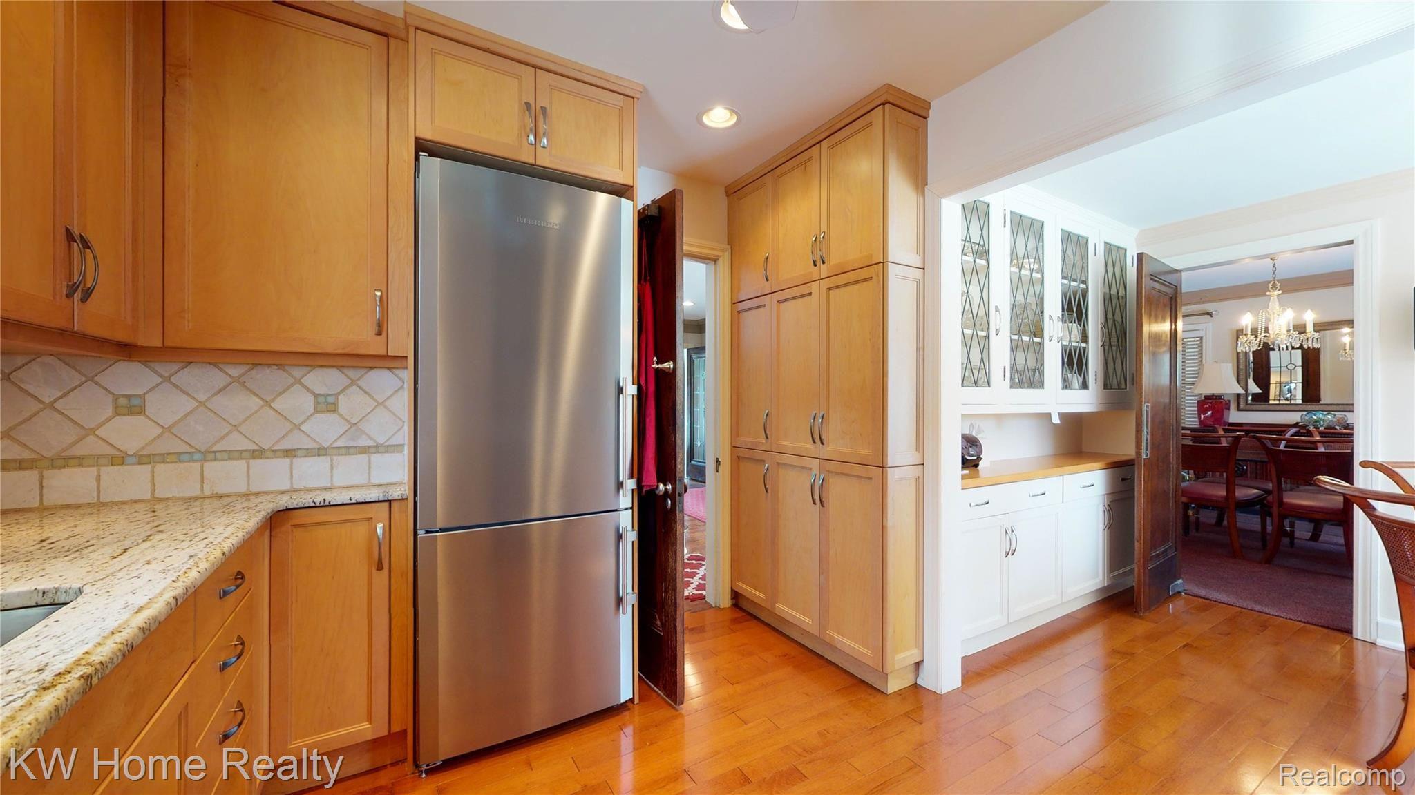 1146 Yorkshire Road Grosse Pointe, MI 48230 - Photo 16 of 39 int-17.jpg-FULL