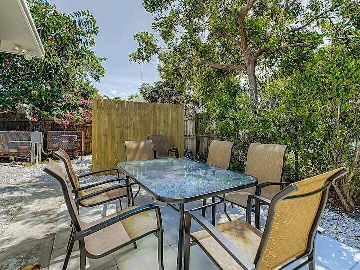 1944 Holman Drive, Unit B Juno Ridge, FL 33408 - Photo 9 of 12 Tiffany 15