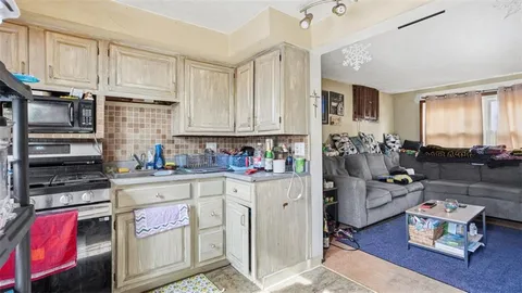 $150,000 | 1054-1056 Cleveland Avenue, Brackenridge, PA 15014