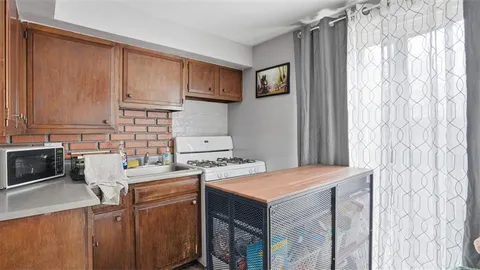 $150,000 | 1054-1056 Cleveland Avenue, Brackenridge, PA 15014