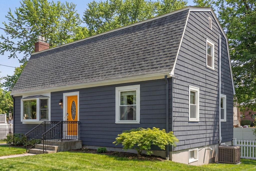 25 Shadow Road Melrose, MA 02176 - Photo 2 of 42