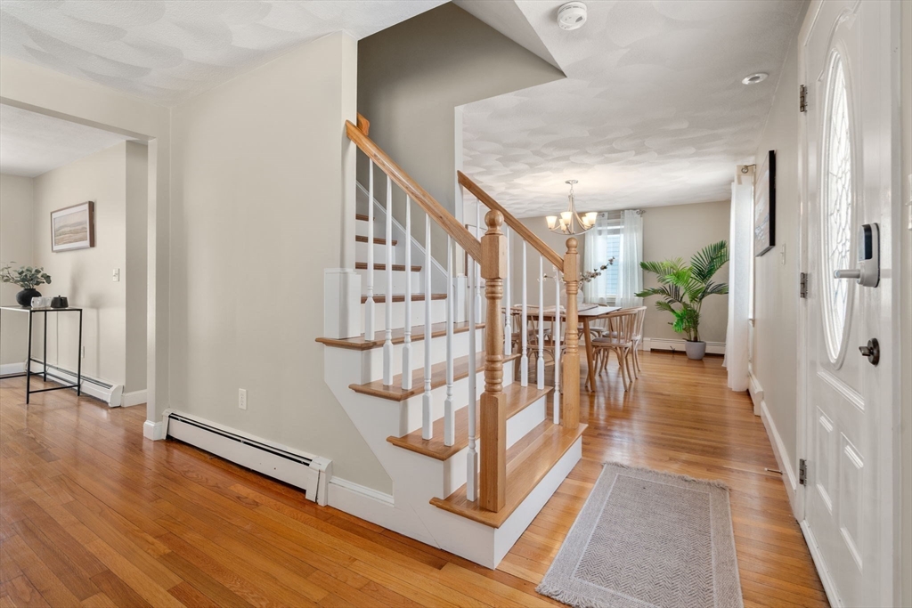 25 Shadow Road Melrose, MA 02176 - Photo 3 of 42