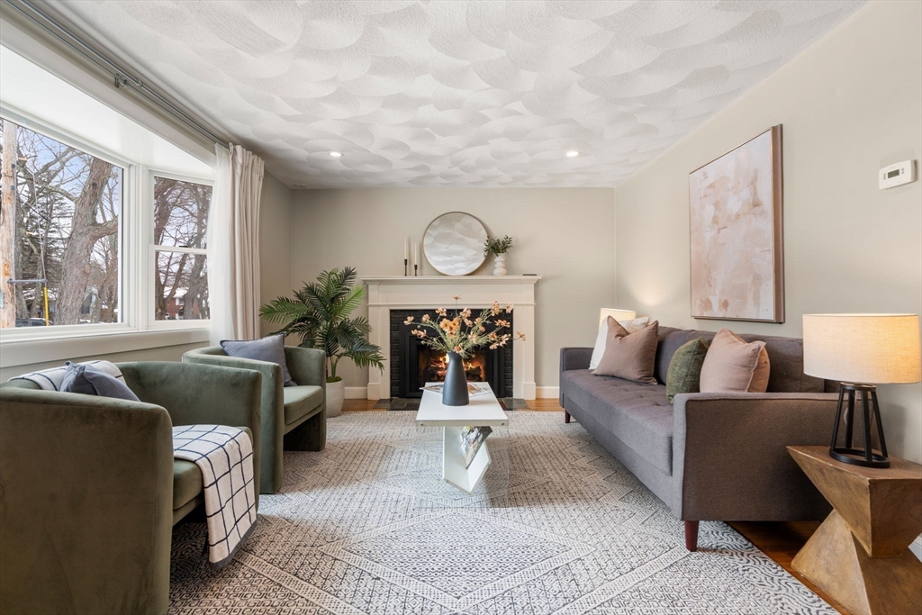 25 Shadow Road Melrose, MA 02176 - Photo 5 of 42