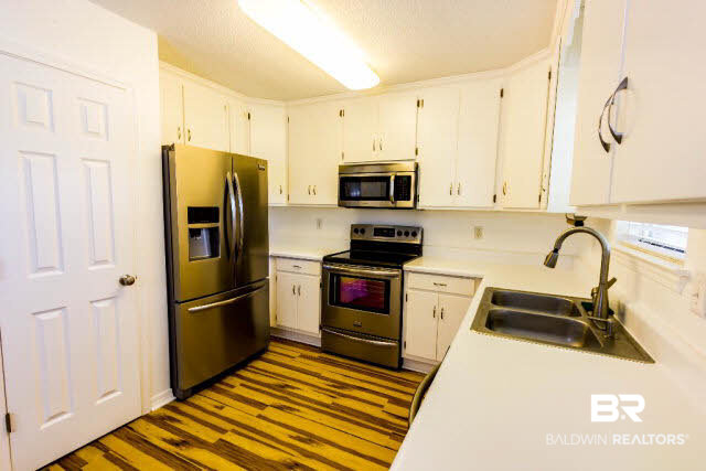 21675 Broad Street Silverhill, AL 36576 - Photo 12 of 31 New SS Appliances