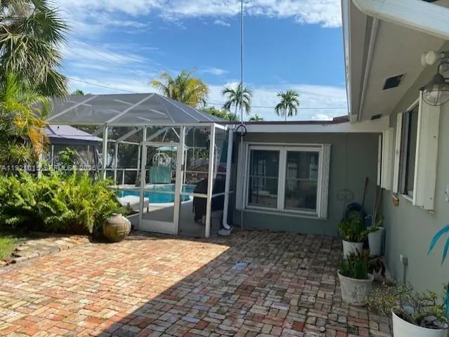 $6,900 | 428 North Crescent Drive, Hollywood, FL 33021