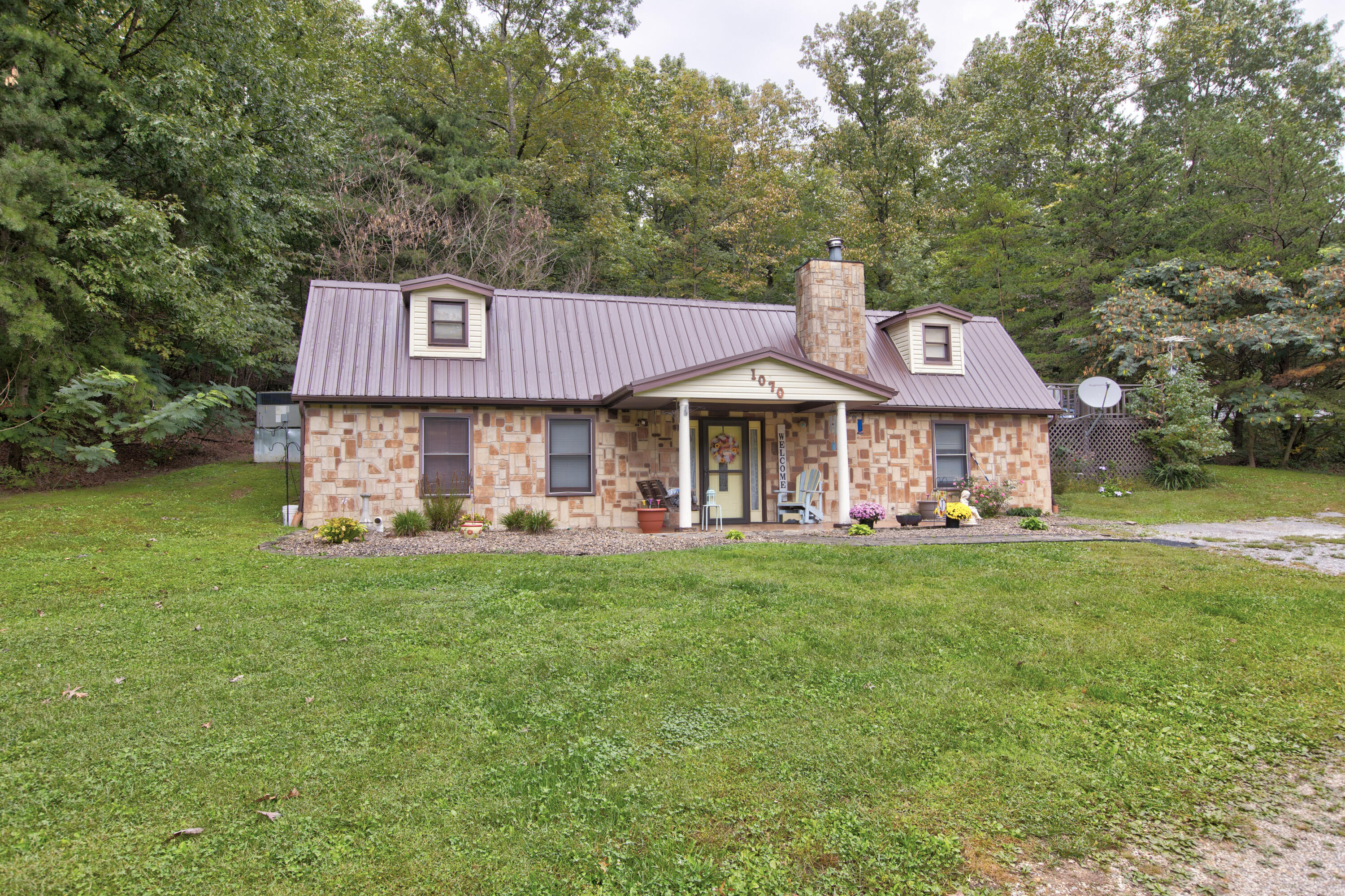 1070 Reffitt Road Jeffersonville, KY 40337 - Photo 5 of 28 DM3A7011_2_3