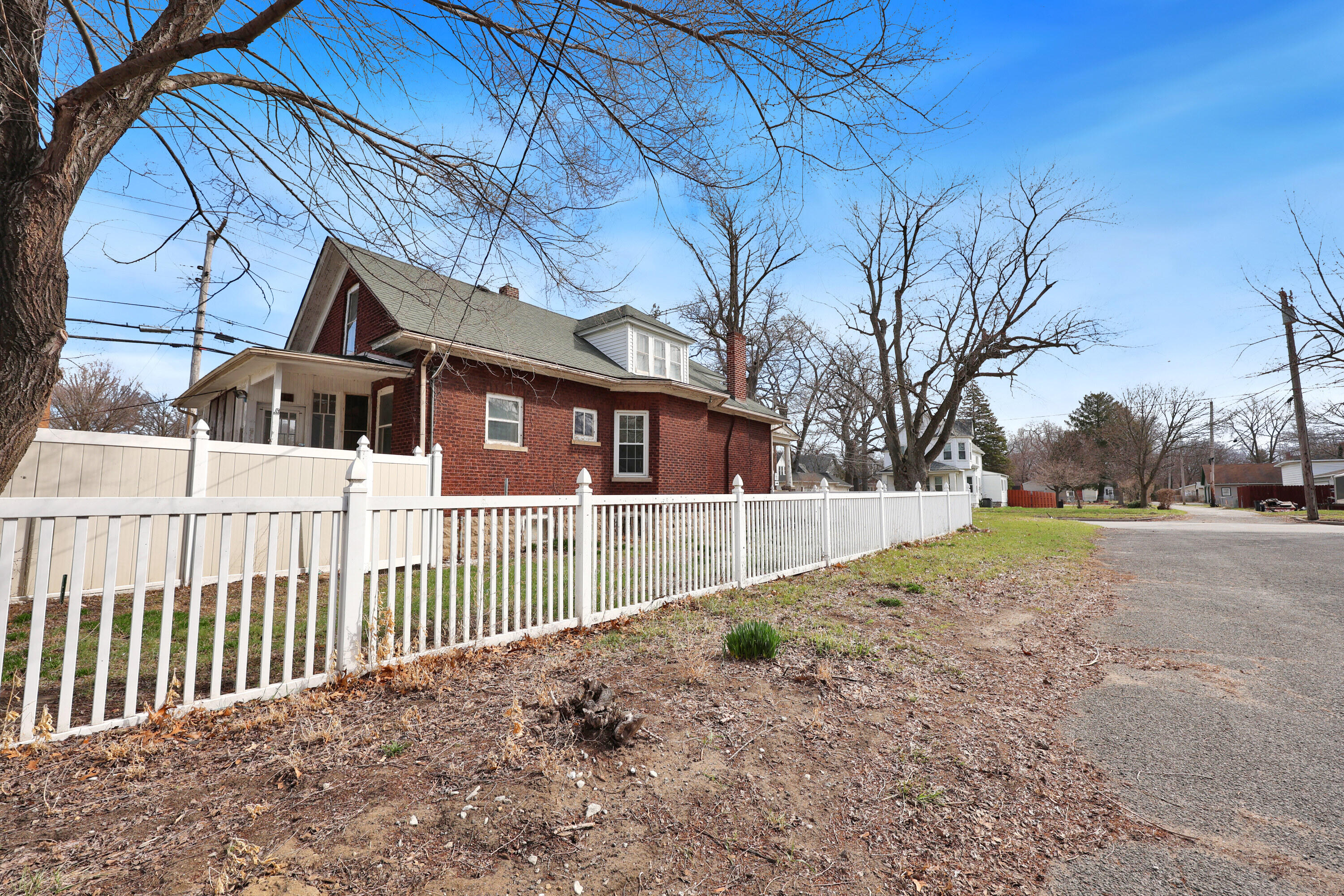 112 South Indiana Street Hobart, IN 46342 - Photo 5 of 25 a view of a house with a yard