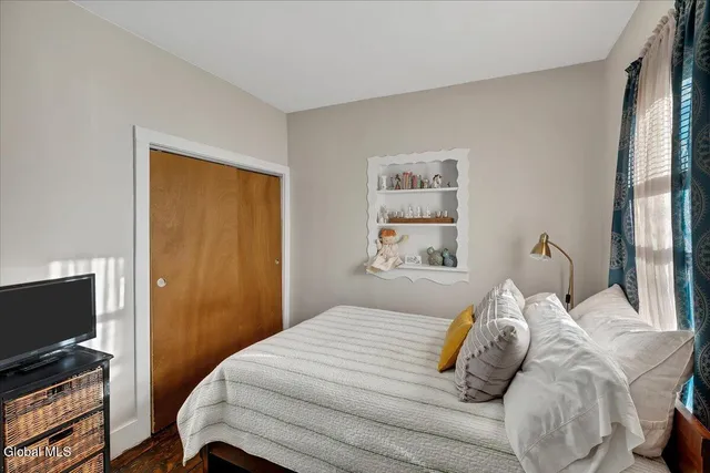 $250,000 | 212 East Main Street, Johnstown, NY 12095