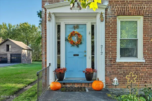 $250,000 | 212 East Main Street, Johnstown, NY 12095