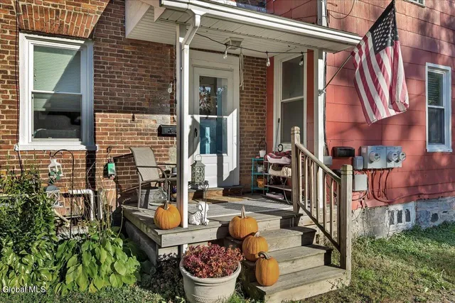 $250,000 | 212 East Main Street, Johnstown, NY 12095