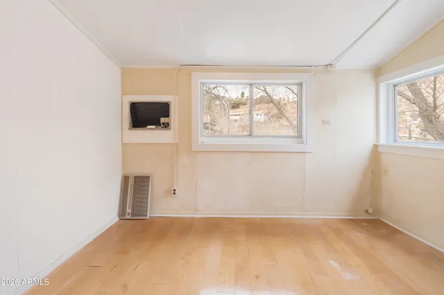 a view of walk in closet with yard