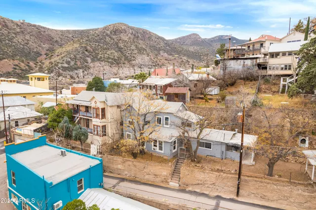 a picture of city view