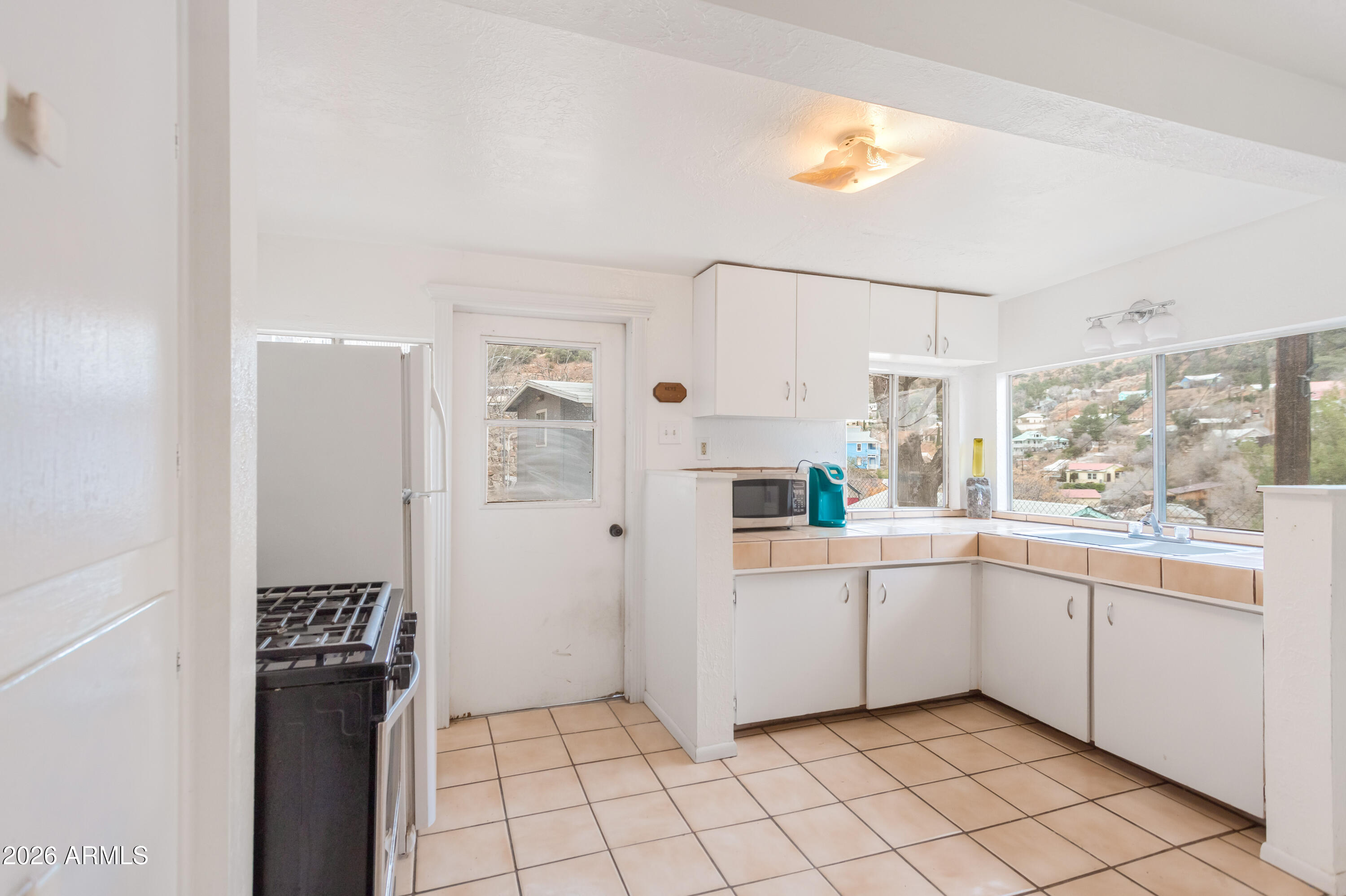 106 Opera Drive Bisbee, AZ 85603 - Photo 10 of 36 IMG_5968