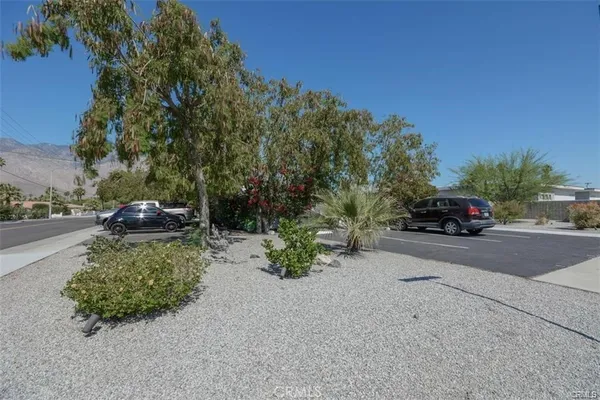 $1,750 | 587 El Placer Road, Palm Springs, CA 92264