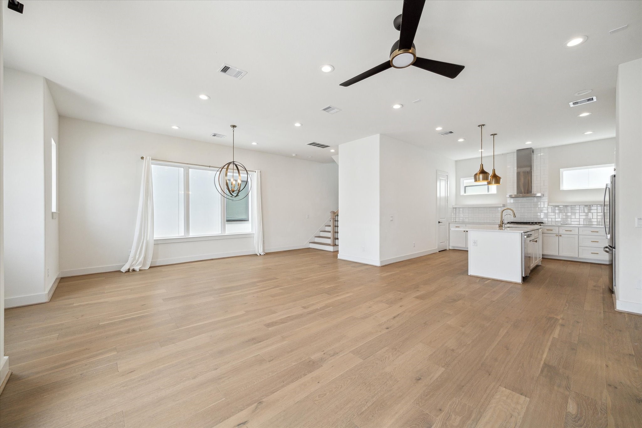 1747 Ojeman Spring Lane Houston, TX 77055 - Photo 5 of 24