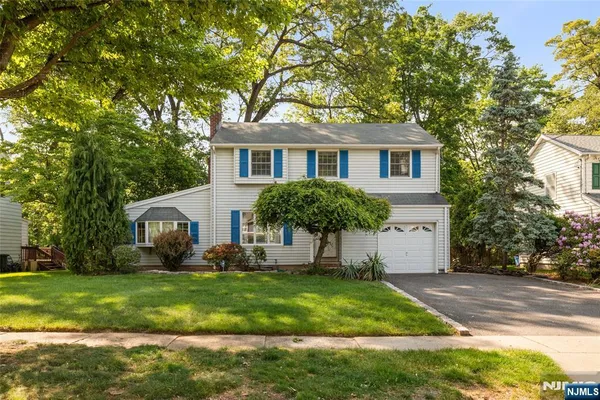 $875,000 | 557 Monroe Court, River Edge, NJ 07661