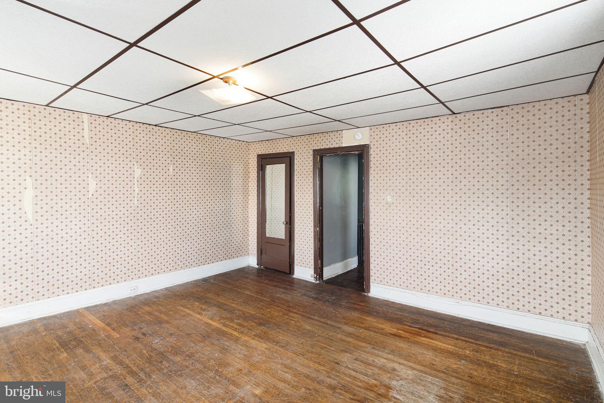 7501 Parkview Road Upper Darby, PA 19082 - Photo 12 of 28