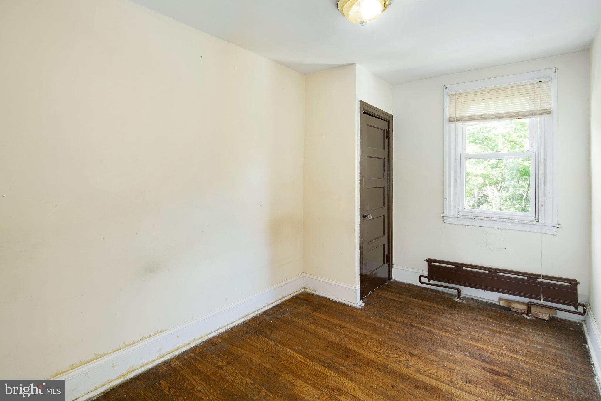 7501 Parkview Road Upper Darby, PA 19082 - Photo 15 of 28