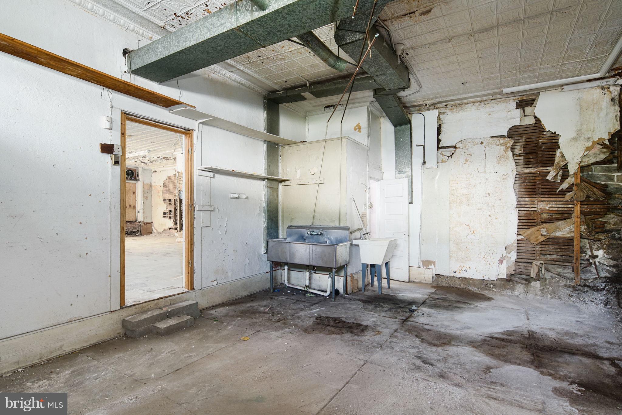 7501 Parkview Road Upper Darby, PA 19082 - Photo 21 of 28