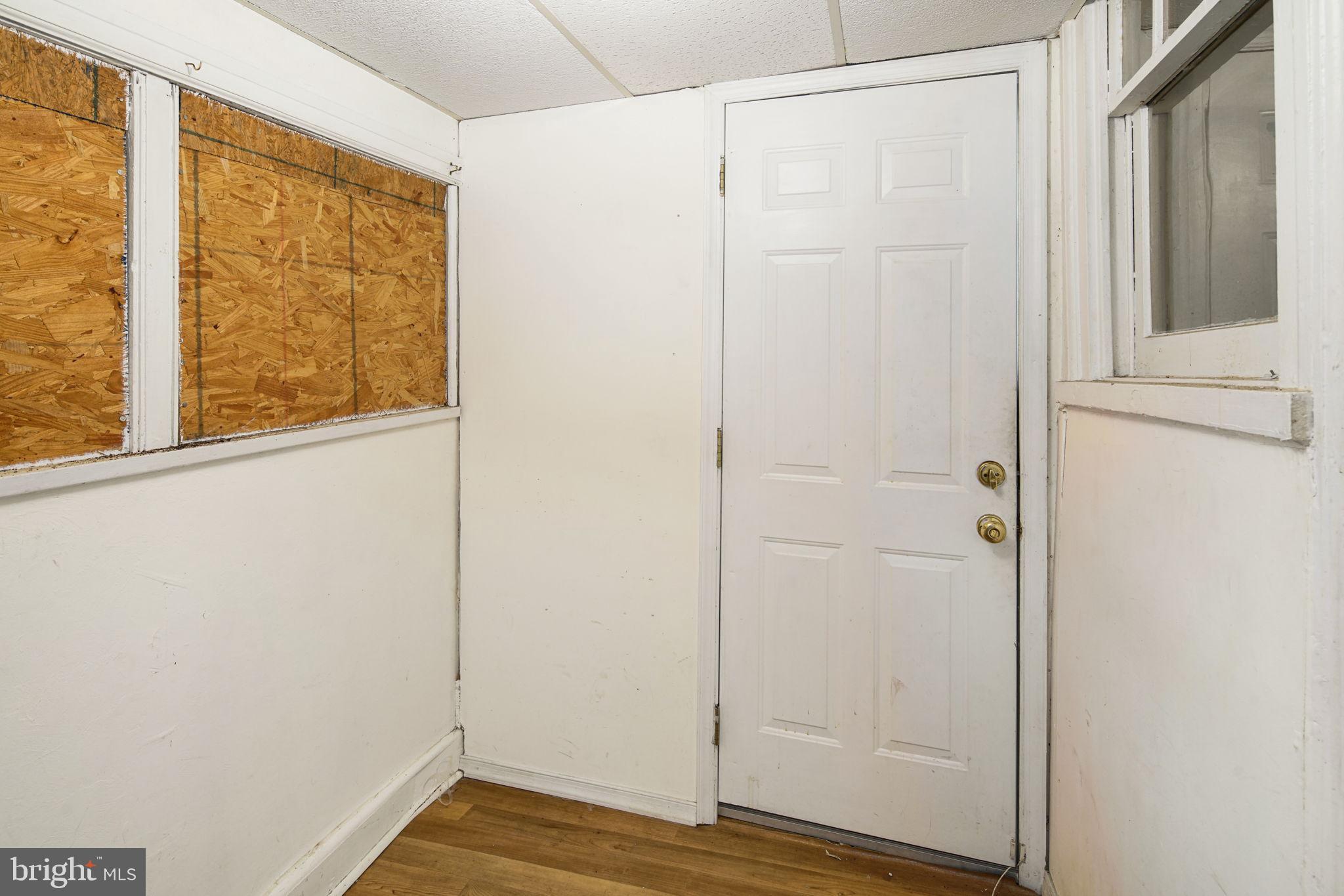 7501 Parkview Road Upper Darby, PA 19082 - Photo 9 of 28