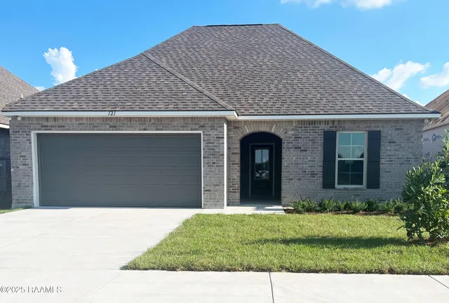 $249,375 | 121 Pine Harvest Scott La, Scott, LA 70583