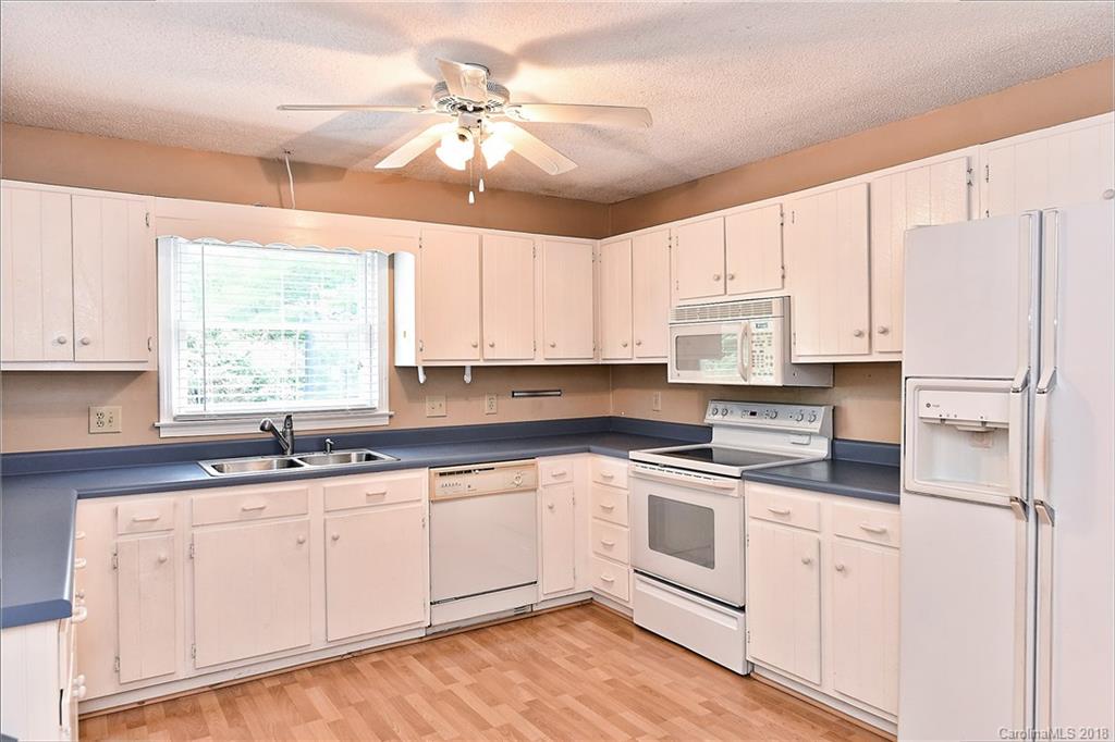 1053 Palmyra Drive Tega Cay, SC 29708 - Photo 7 of 35 Gallery Image 7