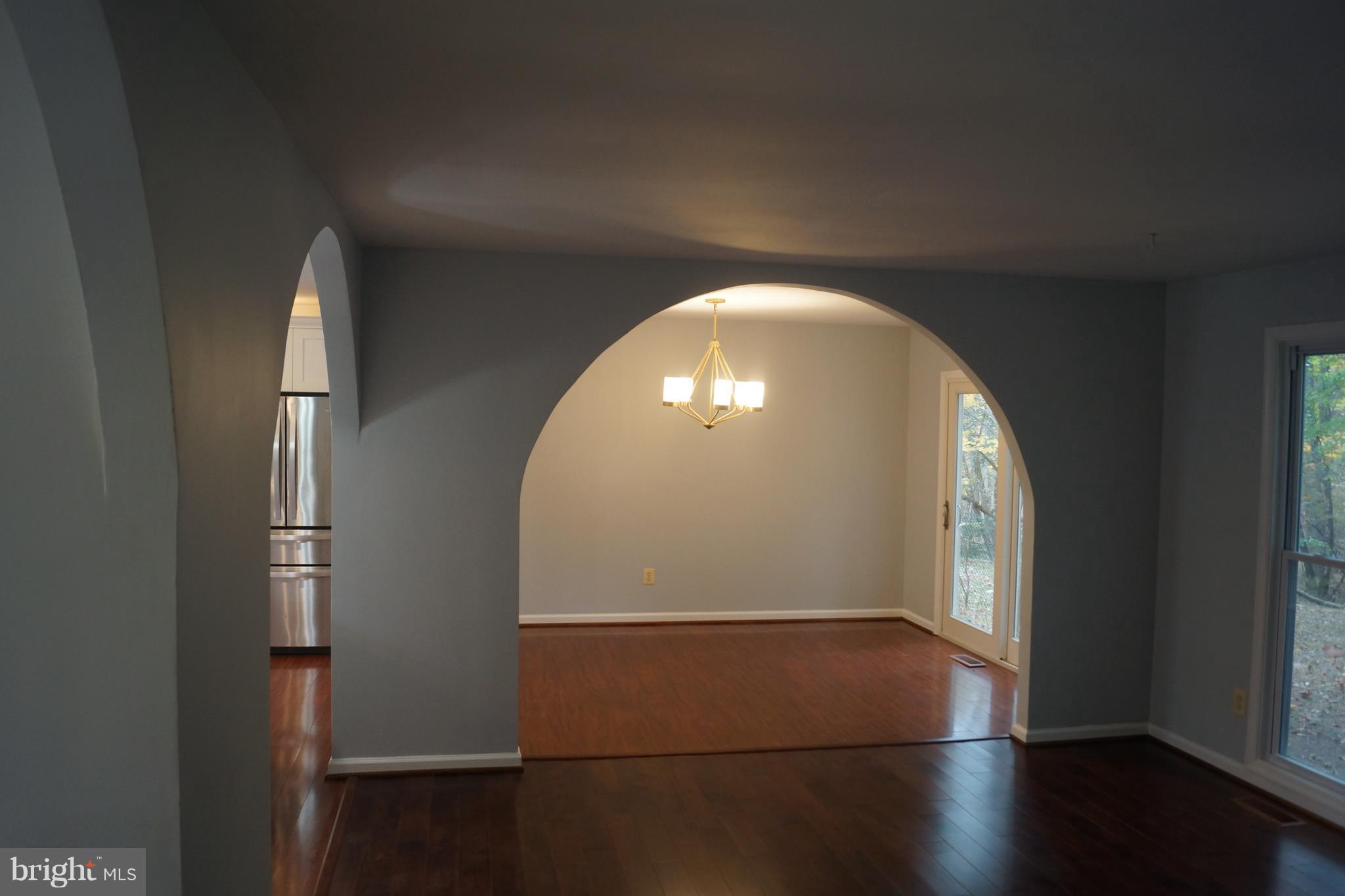 6 Countryside Court Silver Spring, MD 20905 - Photo 4 of 16 Living Room
