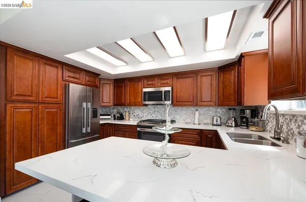 $1,395,000 | 9400 Mountain Boulevard, Oakland, CA 94605