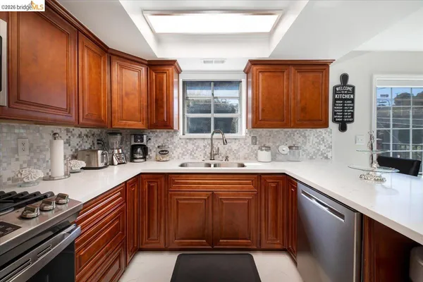 $1,395,000 | 9400 Mountain Boulevard, Oakland, CA 94605