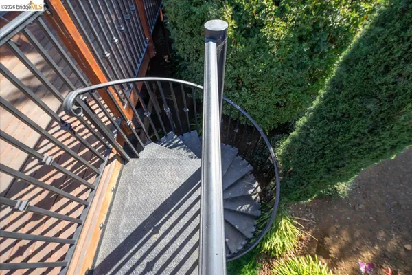 $1,395,000 | 9400 Mountain Boulevard, Oakland, CA 94605