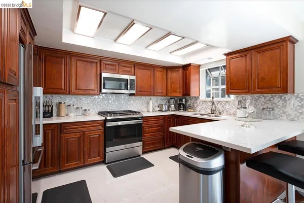 $1,395,000 | 9400 Mountain Boulevard, Oakland, CA 94605