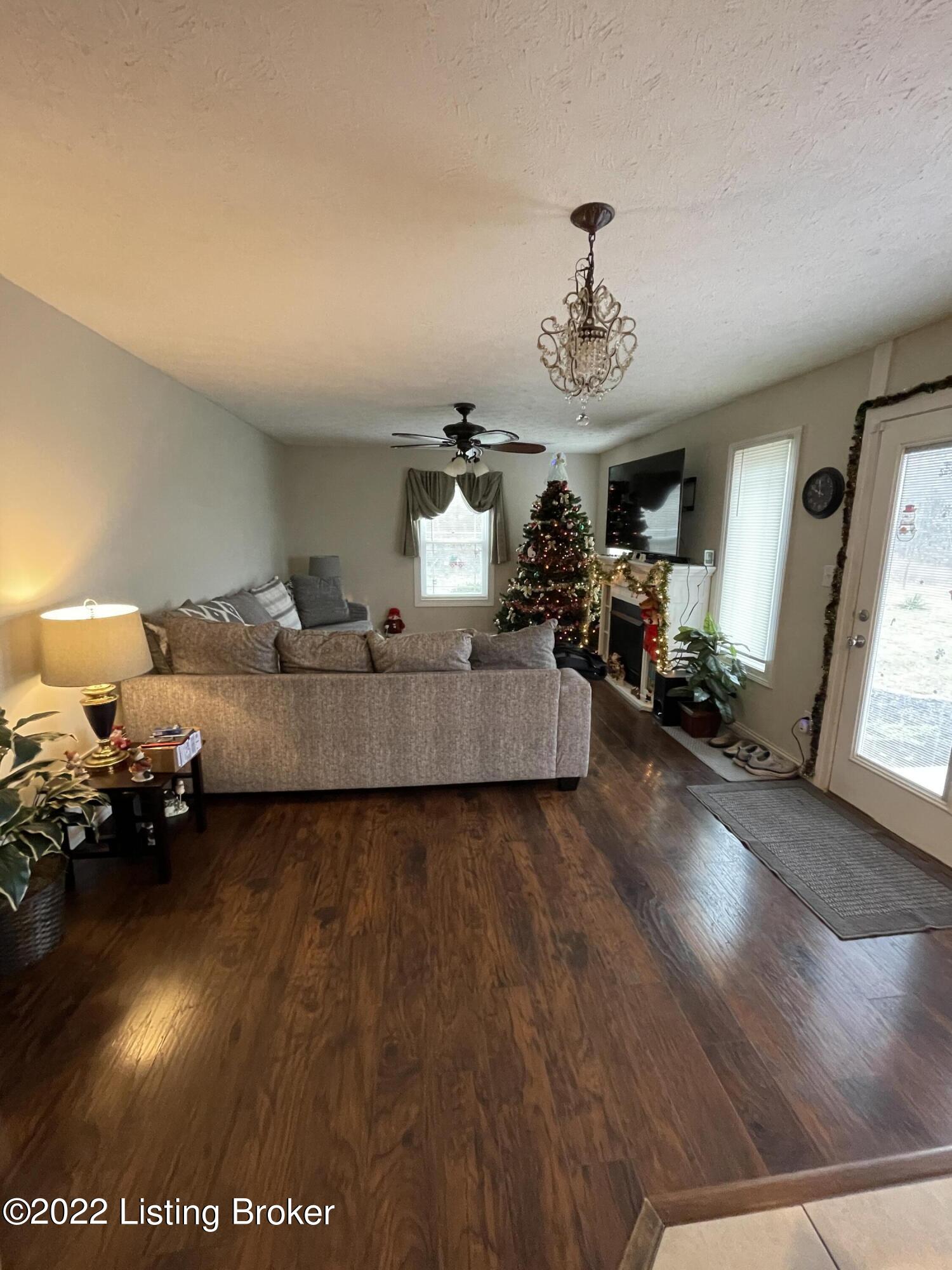 645 Bunger Road Ekron, KY 40117 - Photo 5 of 28 021120F0-D6E3-4396-A5FA-703CE3D4FBD2